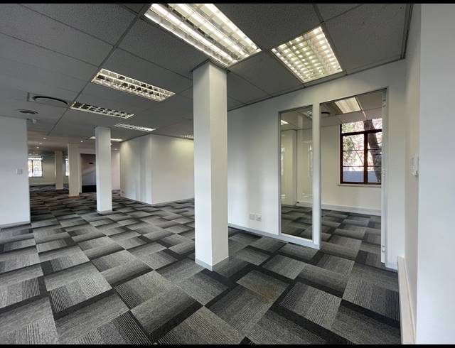 489M² OFFICE TO LET IN SANDTON CENTRAL